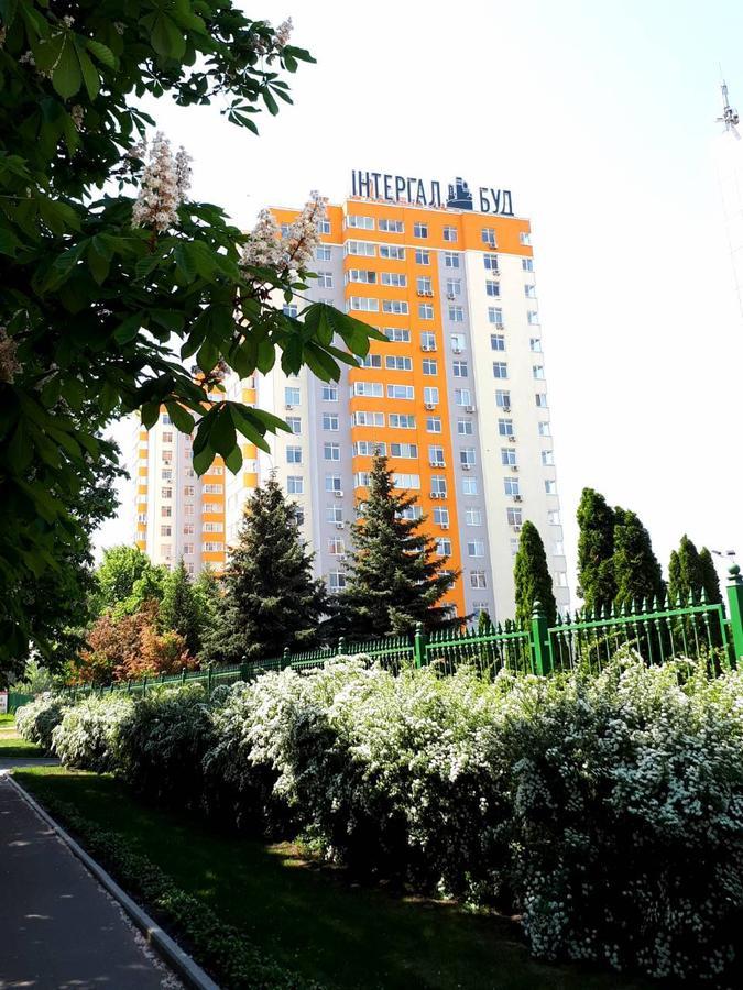 Стильна Та Простора Квартира Киев Екстериор снимка