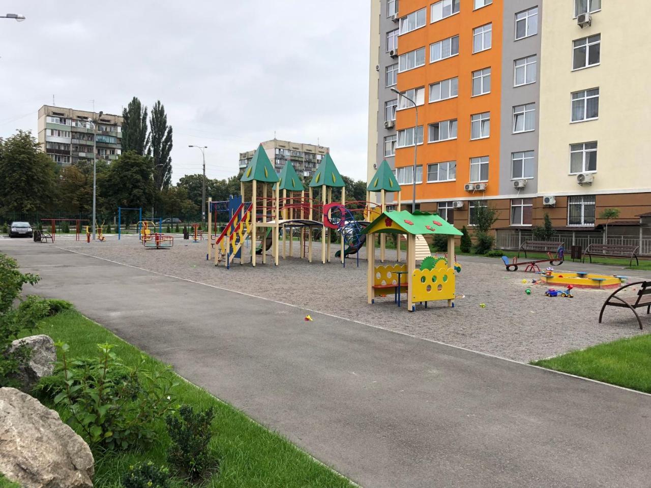 Стильна Та Простора Квартира Киев Екстериор снимка